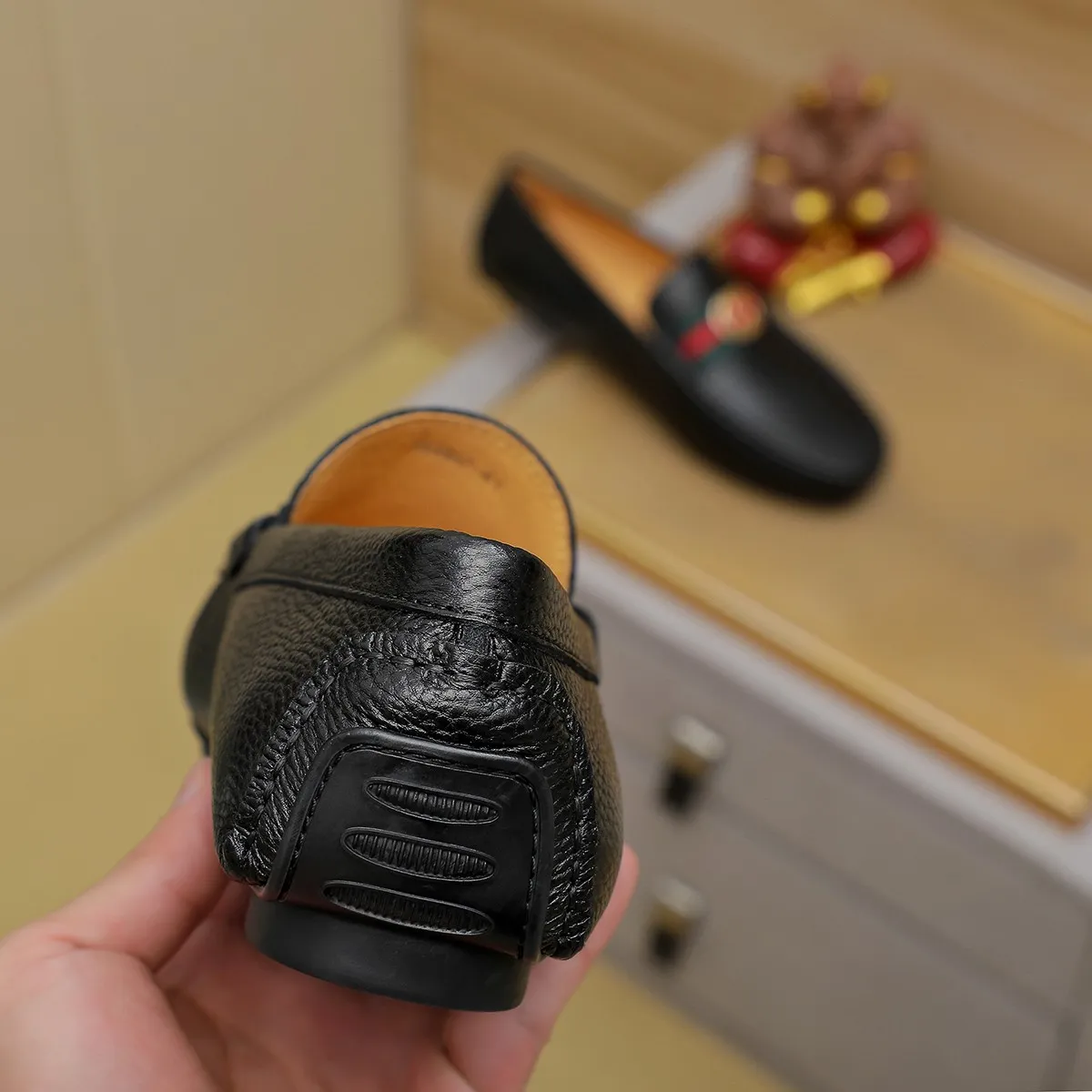 Men's shoes 💰360💰💰GUCCI Gucci official website synchronizes the latest model 🛃The upper is made of imported cowhide, 🐷leather lining, rubber outsole, 🎩🎩top-notch handcrafted workmanship with fine stitches and threads🔍definitely satisfy those perfectionist men who pursue high luxury quality 👏 Colors available! Code number 38-45 Large quantity in stock
